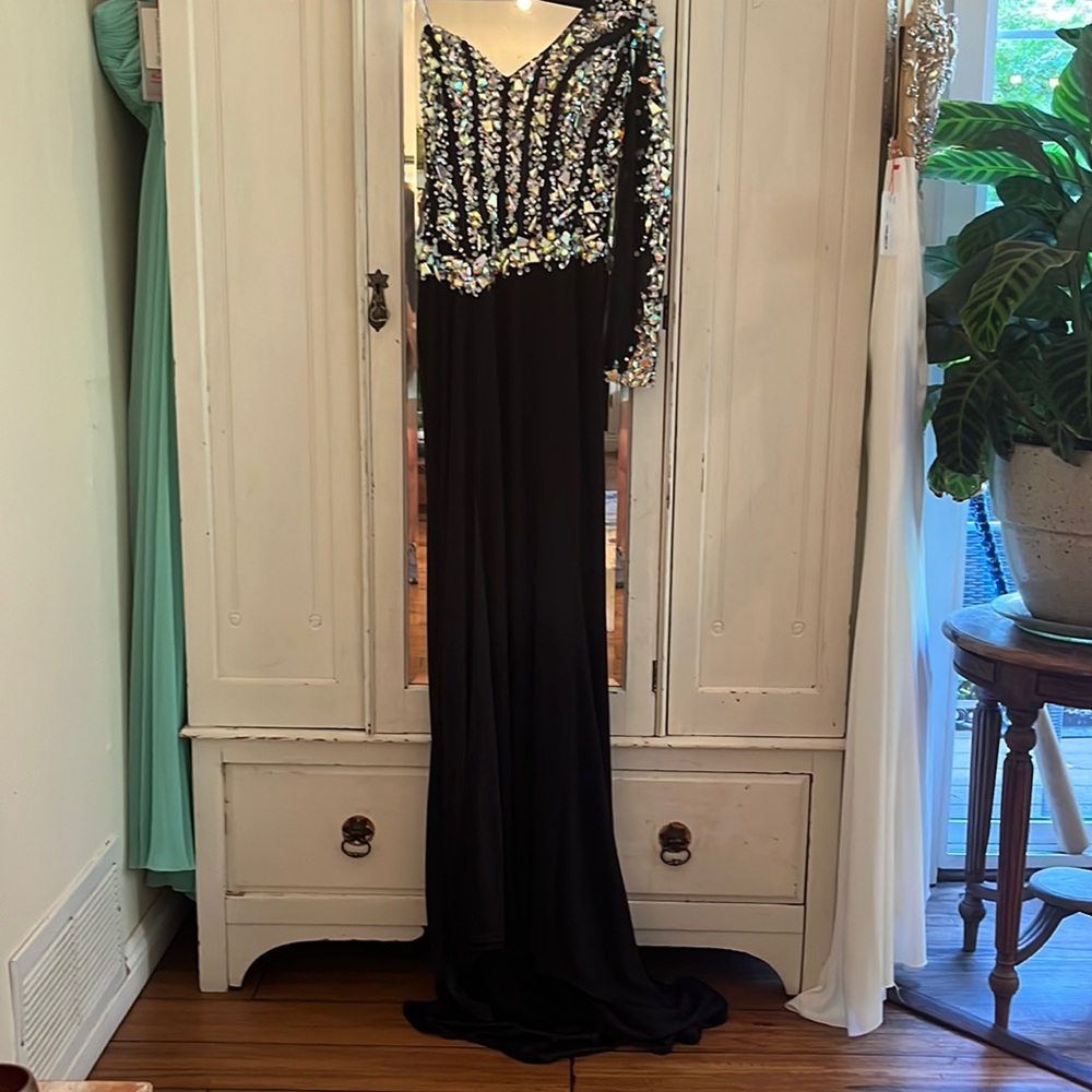 Black one sleeved Homecoming Winter Formal Prom Dress, size 6, nwt